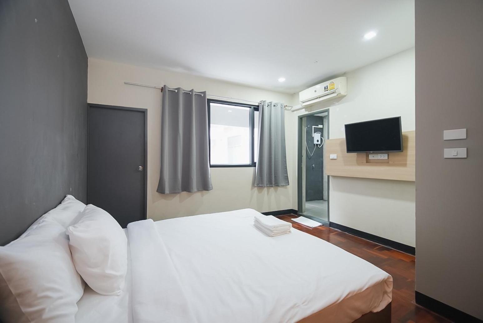โกอินน์ สีลม - สถานีรถไฟฟ้าเซนต์หลุยส์ Go Inn Silom - Bts Saint Louis Банкок Екстериор снимка