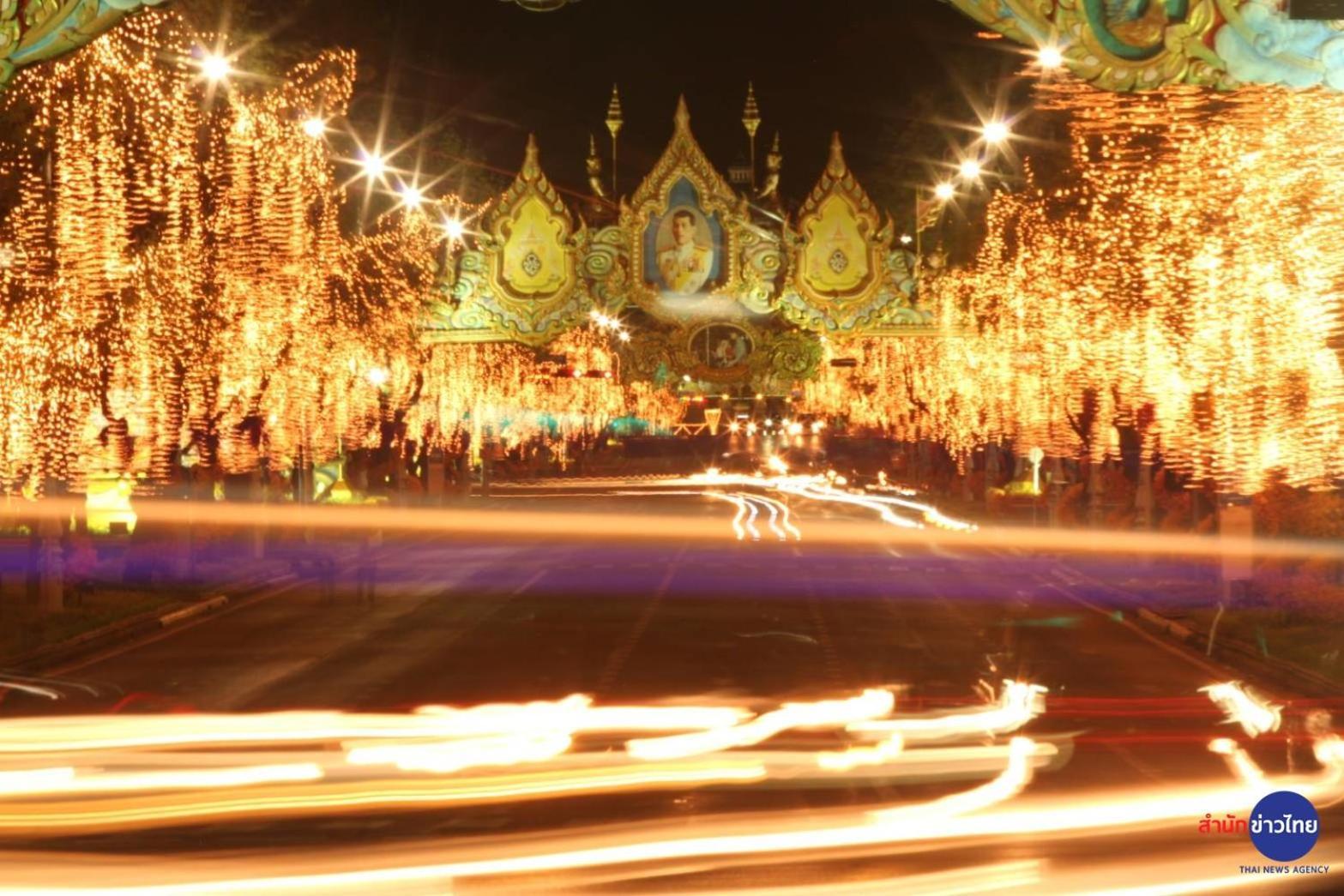 โกอินน์ สีลม - สถานีรถไฟฟ้าเซนต์หลุยส์ Go Inn Silom - Bts Saint Louis Банкок Екстериор снимка