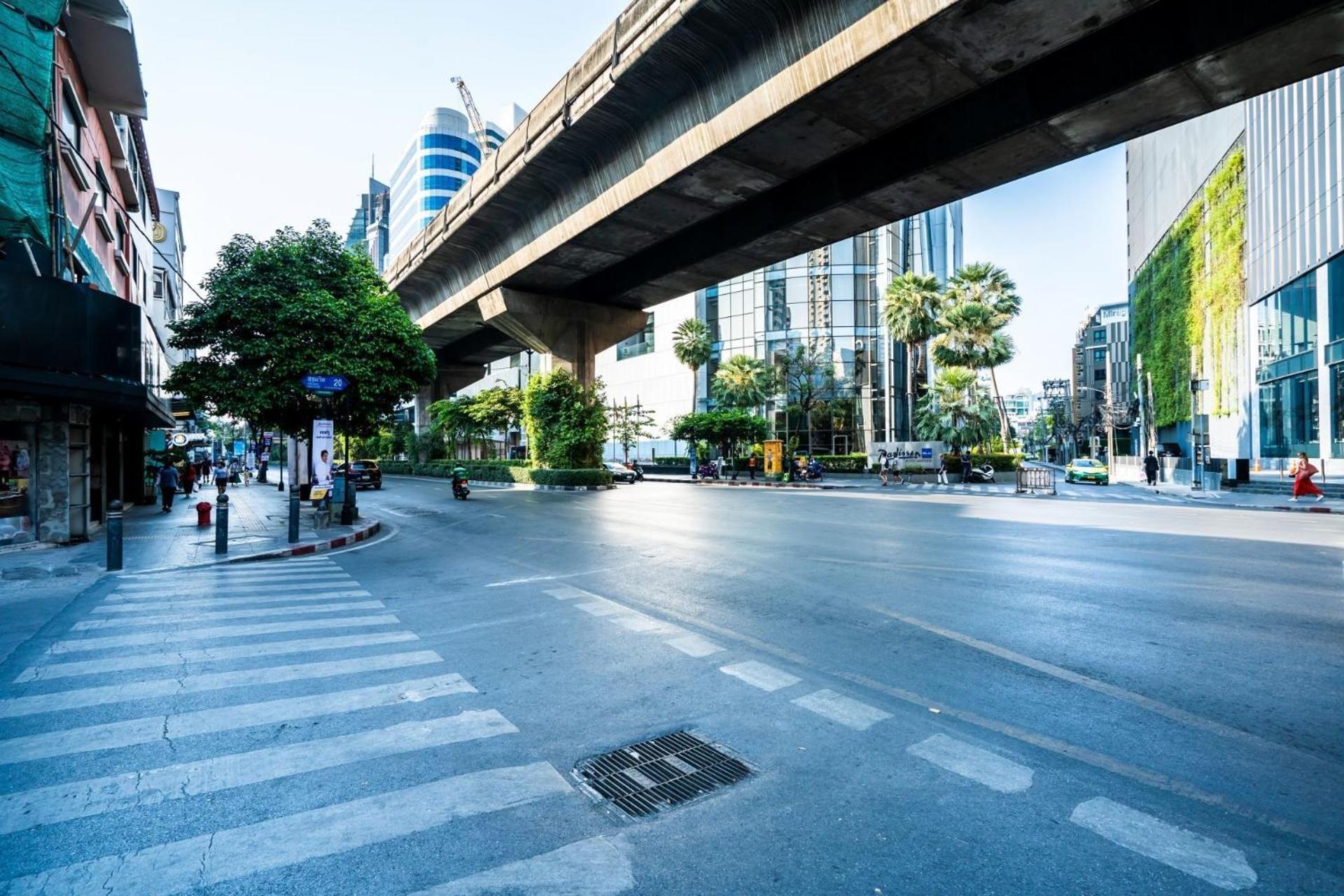 โกอินน์ สีลม - สถานีรถไฟฟ้าเซนต์หลุยส์ Go Inn Silom - Bts Saint Louis Банкок Екстериор снимка
