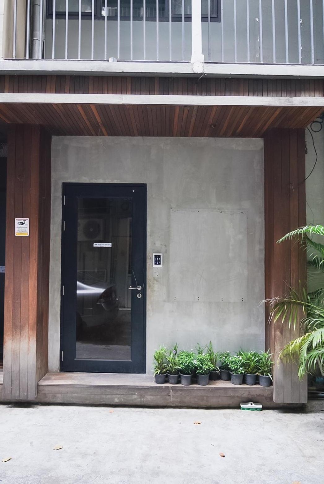 โกอินน์ สีลม - สถานีรถไฟฟ้าเซนต์หลุยส์ Go Inn Silom - Bts Saint Louis Банкок Екстериор снимка